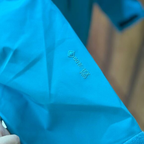 Arc'teryx Blue GORE-TEX Down Jacket, Outdoor Windproof and Warm Hooded Jacket - Picture 6 of 8